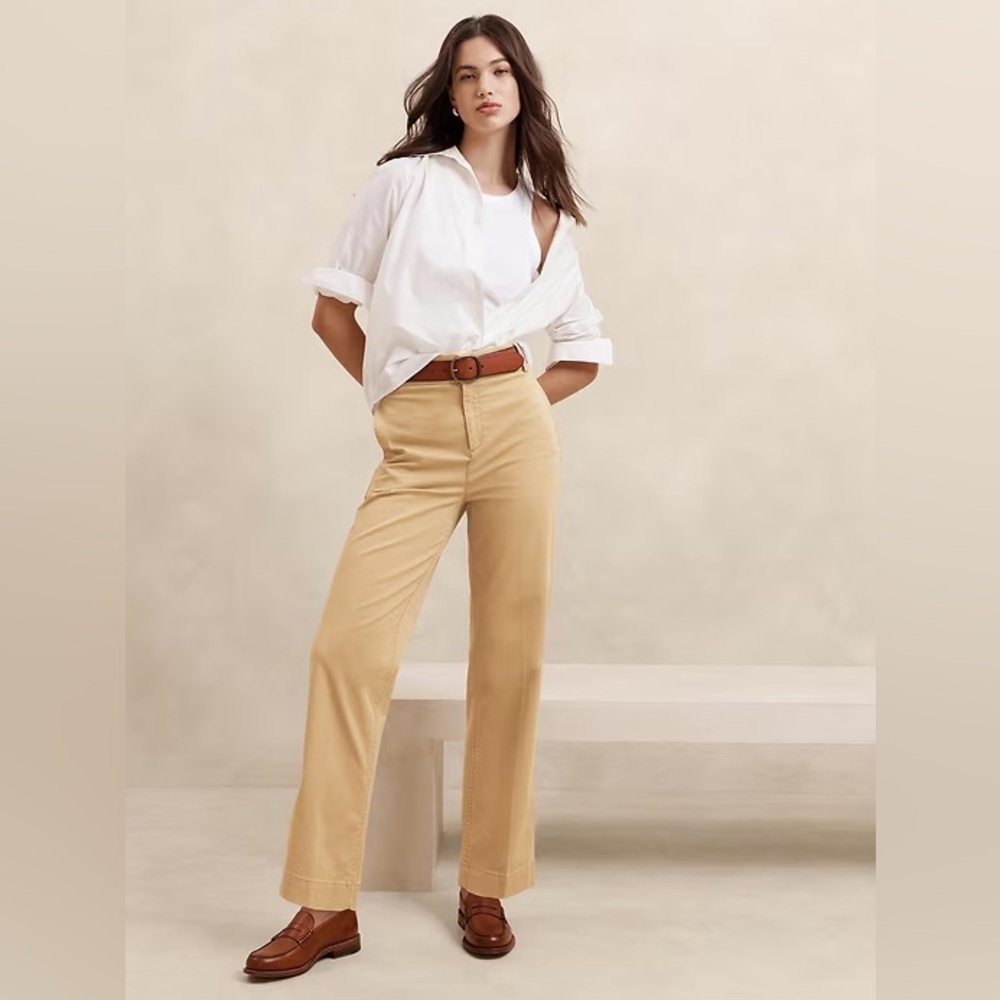 Banana Republic AUTHENTIC STRAIGHT CHINO, Size 6, Color: New British Khaki
